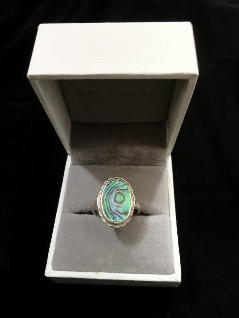 oval-shaped abalone shell (Category: Rings) located in Danao, Cebu. Submitted by wildbear-27a149 (Listing ID 1460553561, Image 1). Description: vintage oval abalone ring 📌stamp STG STG" stamp stands for Sterling Silver. 📌size 5.5.