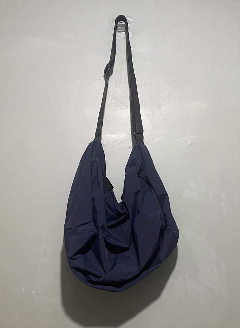 Packable Duffle Bag (Category: Sling Bags) located in Mandaluyong City. Submitted by aiztyle (Listing ID 1460544985, Image 3). Description: Brand NEW Goodfellow & Co. Packable Duffle Bag Adjustable straps Measurement: L 18” W 24” SALE Php300.00 only.