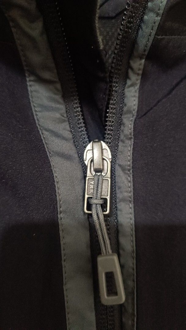 Patagonia Gore-Tex Jacket Men's Size M (Category: Coats, Jackets and Outerwear) located in Taguig. Submitted by redarmy21775000 (Listing ID 1460594361, Image 3). Description: - Patagonia Jacket - Waterproof Gore-Tex material - Full zip front - Multiple zippered pockets - Adjustable velcro cuffs - Hooded design - Made in Vietnam - Size: Medium - 24x28.