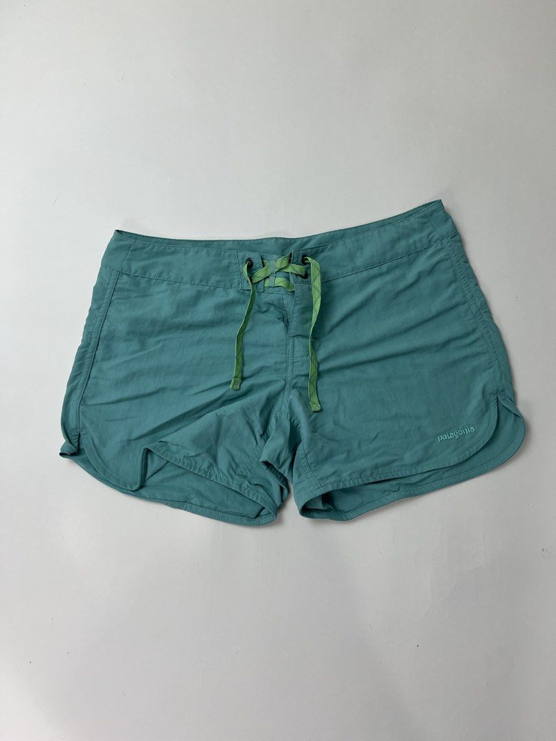 Patagonia Shorts (Category: Shorts) located in Makati City. Submitted by ufcknwthbst (Listing ID 1460551403, Image 1). Description: 32 waist 9.5/10 condition No issue.