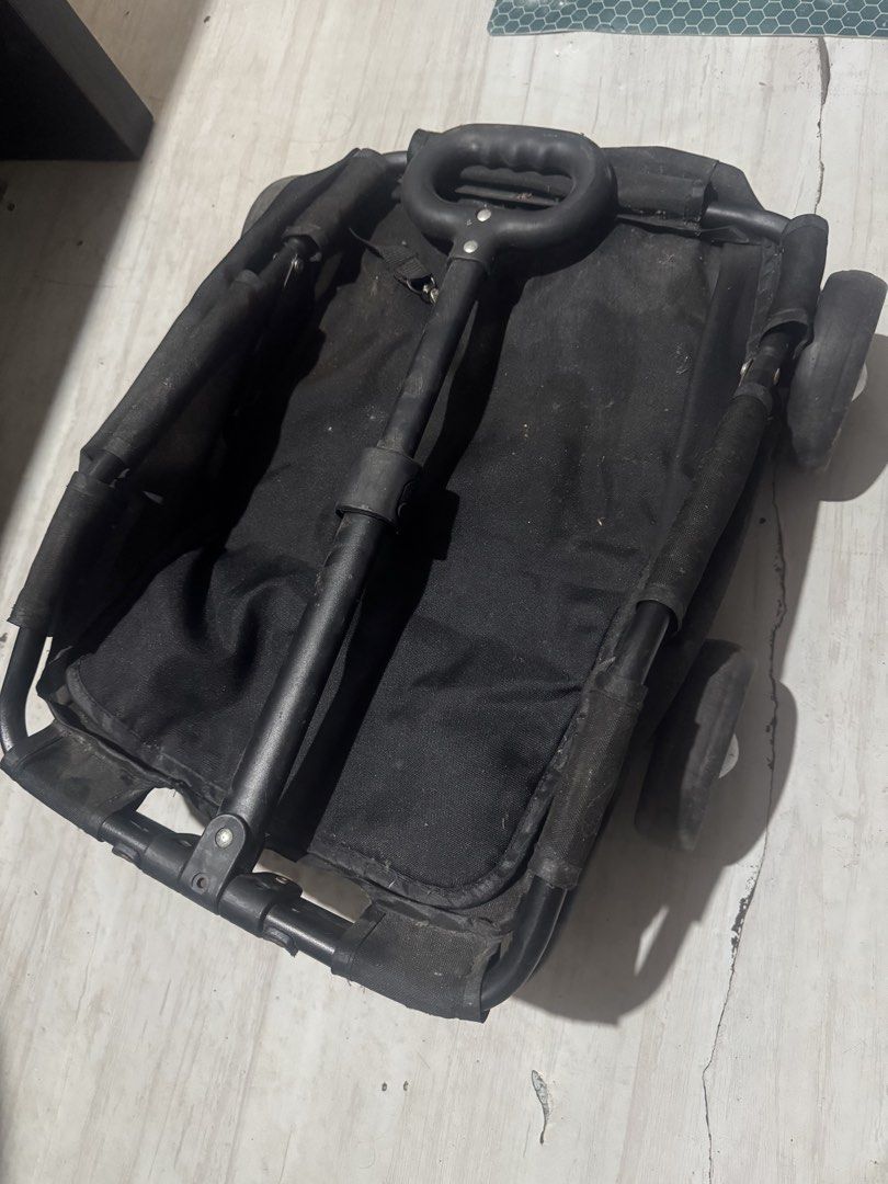 Pet Stroller - 2nd hand (Category: Homes & Other Pet Accessories) located in Manila. Submitted by wednesday30 (Listing ID 1460394740, Image 3). Description: .
