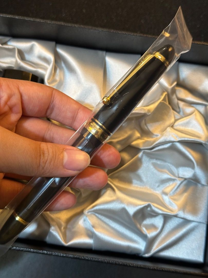 Pilot Custom 823 Fountain Pen (Category: Other Stationery & Craft) located in Manila. Submitted by dangs.collection (Listing ID 1460697065, Image 3). Description: Hi! Selling my other Pilot Custom 823 to save up for a Montblanc grail pen! Keeping the Amber in Medium for myself because it’s still the pen I reach for the most ✨ Brand new SMOKE/BLACK (nib: fine) CLEAR (nib: fine) AMBER (nib : signature) Shipping c/o buyer Can do meet-ups depending o