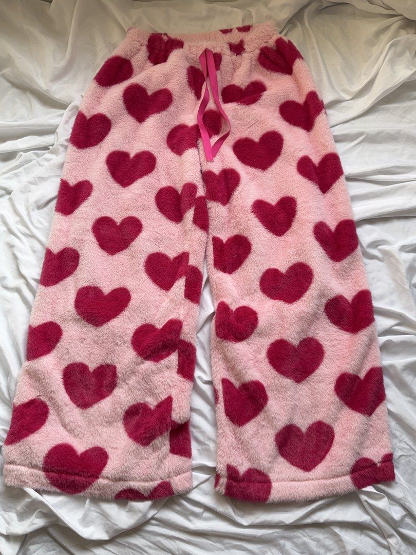 Pink Heart Pajama (Category: Jeans) located in Marikina City. Submitted by rynoahhh (Listing ID 1460704198, Image 1). Description: Shein Pink Pajama Used twice .