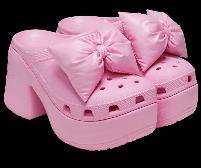 Crocs Pink Platform Clogs with Bows SALE! (Category: Wedges) located in Mandaluyong City. Submitted by mskitty_02 (Listing ID 1460538733, Image 1). Description: 100% Original Fixed Price! Limited edition Brandnew Super Sale!.