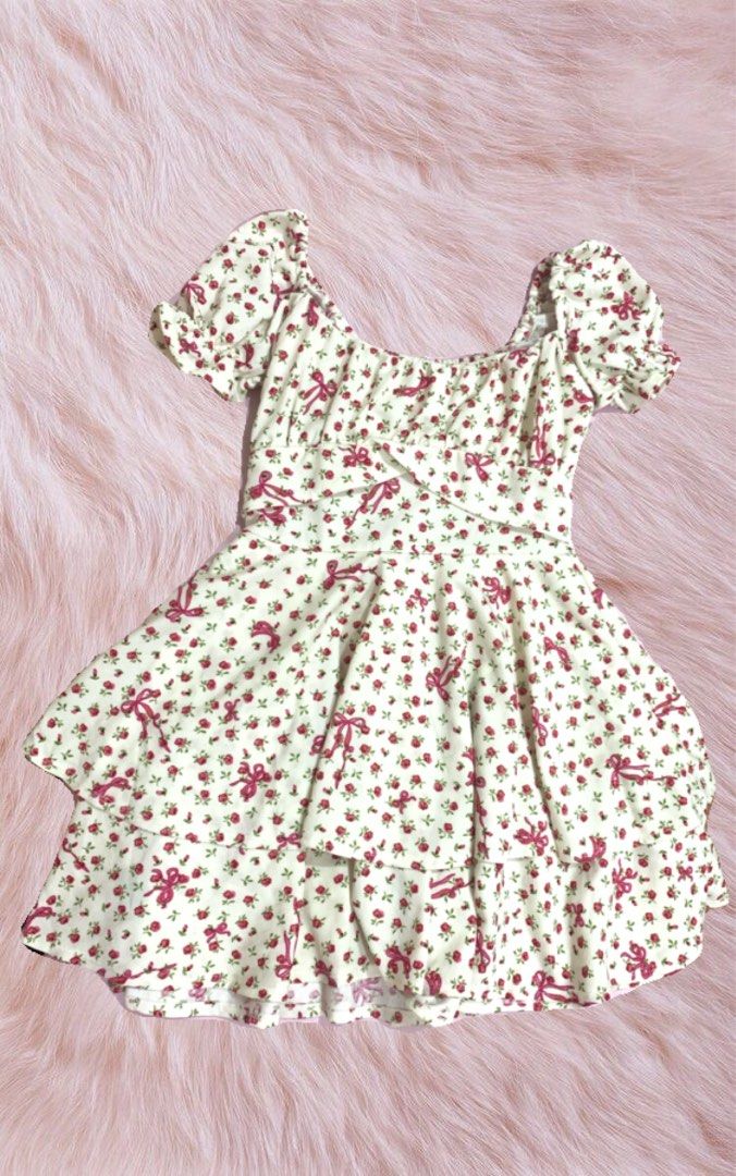 Pink&White Floral Mini Dress (Category: Dresses) located in Caloocan City. Submitted by heaven.ly (Listing ID 1460574147, Image 1). Description: Brand: Bought on Black App (TT) Color: Pink&White Floral (color may vary due to lighting) Size: XS-S 🏷️ Price: 199 Good as new Nakatambak lang so need labhan bago gamitin<3 .