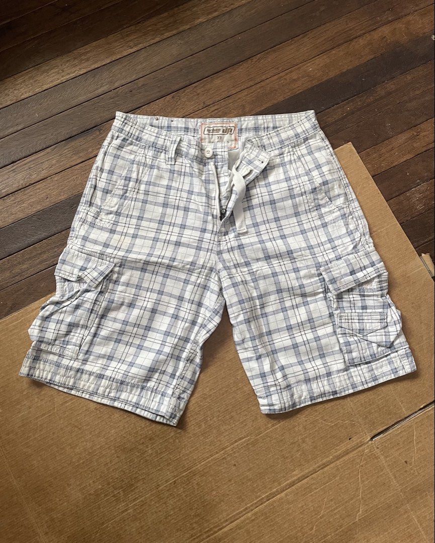 Plaid Cargo (Category: Shorts) located in Pasay City. Submitted by daveusmann (Listing ID 1460606177, Image 1). Description: Plaid cargo short Waist 33 adjustable Thigh 13.5 Length 24 Hem 12 .