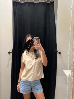 (Category: ) located in . Submitted by luckysellsxoxo (Listing ID 1460587912, Image 1). Description: .
