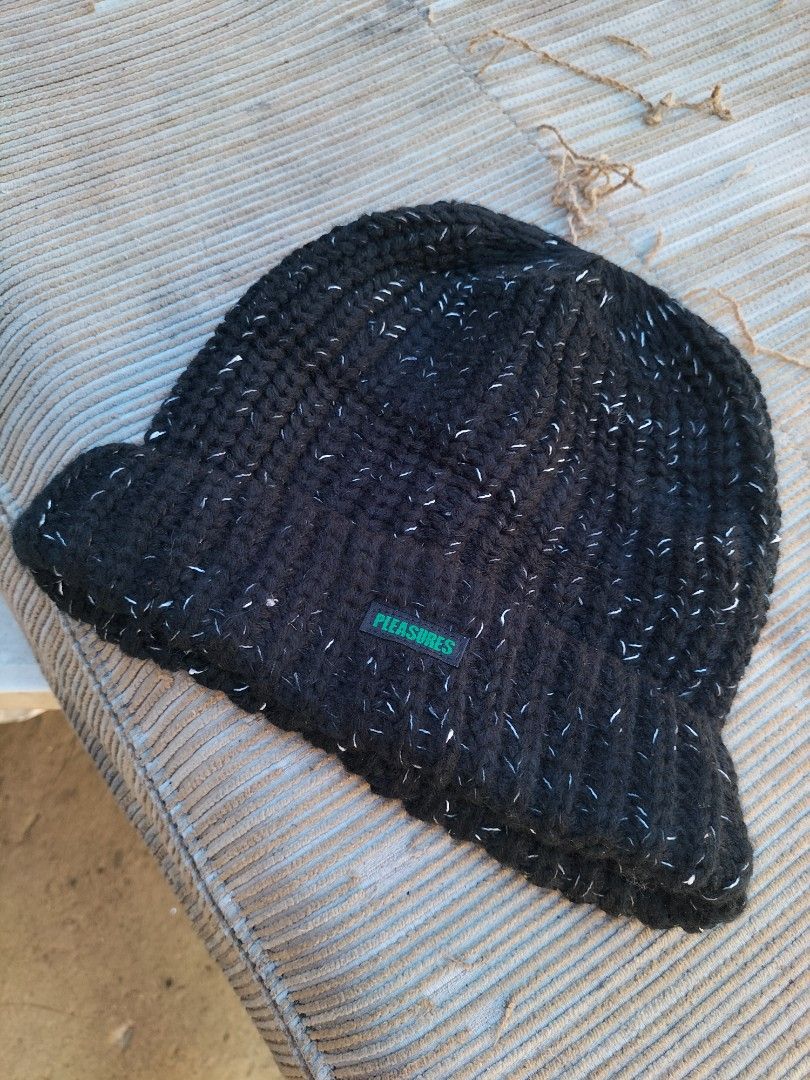Pleasures Impact Watch Cap (Category: Beanies) located in Aloran. Submitted by thrift_hunter73 (Listing ID 1460662013, Image 1). Description: Pleasures Impact Watch Cap Excellent as new No issue.