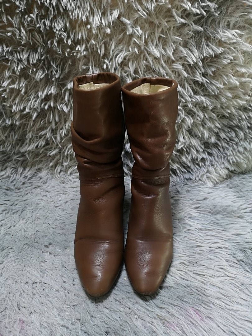 Pointed Toe Slouchy Mid Calf Low Block Heeled Boots (Category: Boots) located in Santa Cruz. Submitted by jmy_surplus.2 (Listing ID 1460575069, Image 1). Description: Size ; 22.5cm Color ; Brown Type ; Boots Brand ; No brand Material ; Leather Style ; Leather Mid Calf Boots LR 172 JMY 1 Batch #219.
