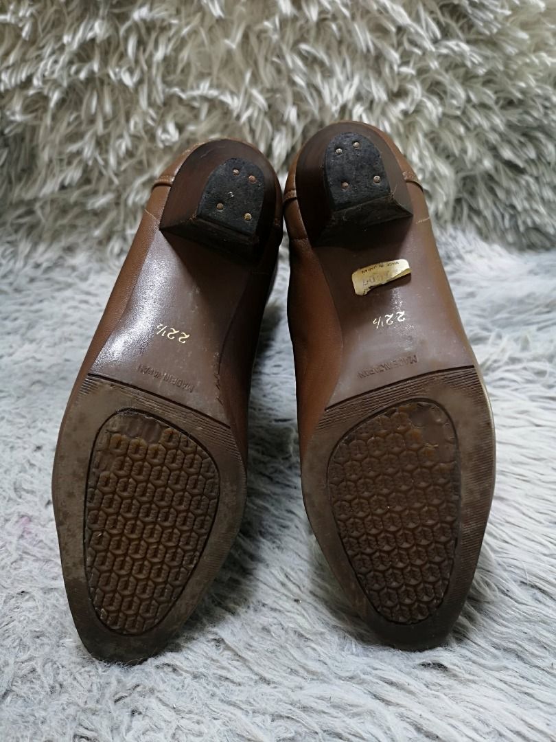 Pointed Toe Slouchy Mid Calf Low Block Heeled Boots (Category: Boots) located in Santa Cruz. Submitted by jmy_surplus.2 (Listing ID 1460575069, Image 3). Description: Size ; 22.5cm Color ; Brown Type ; Boots Brand ; No brand Material ; Leather Style ; Leather Mid Calf Boots LR 172 JMY 1 Batch #219.