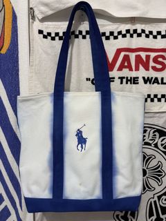 (Category: ) located in . Submitted by road.thriftnvintage (Listing ID 1460668895, Image 1). Description: .
