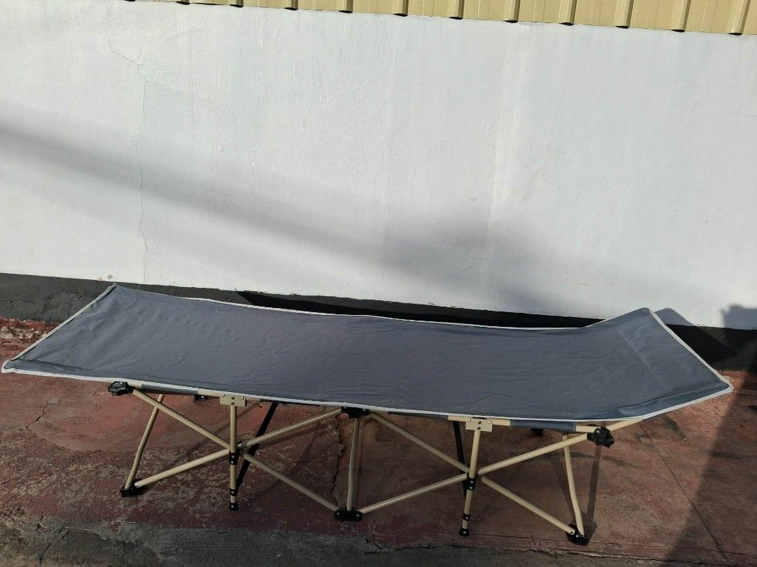 Portable Folding bed (Category: Bedding & Towels) located in Manila. Submitted by mightycloud_1992 (Listing ID 1460604237, Image 3). Description: .