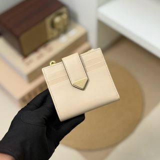 由 theone.boutique.tw (刊登 ID 1460621278，圖片 1) 提交，位於 的 (類別：)，說明：。