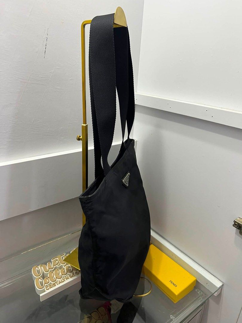 Prada Tessuto Tote bag (Category: Tote Bags) located in Cabanatuan. Submitted by cristalyngonzales (Listing ID 1460529334, Image 2). Description: Authentic Very good cond minimal usage sa plate last pic (natanggal ung color black nung letter P and D) over all very good cond 💯.