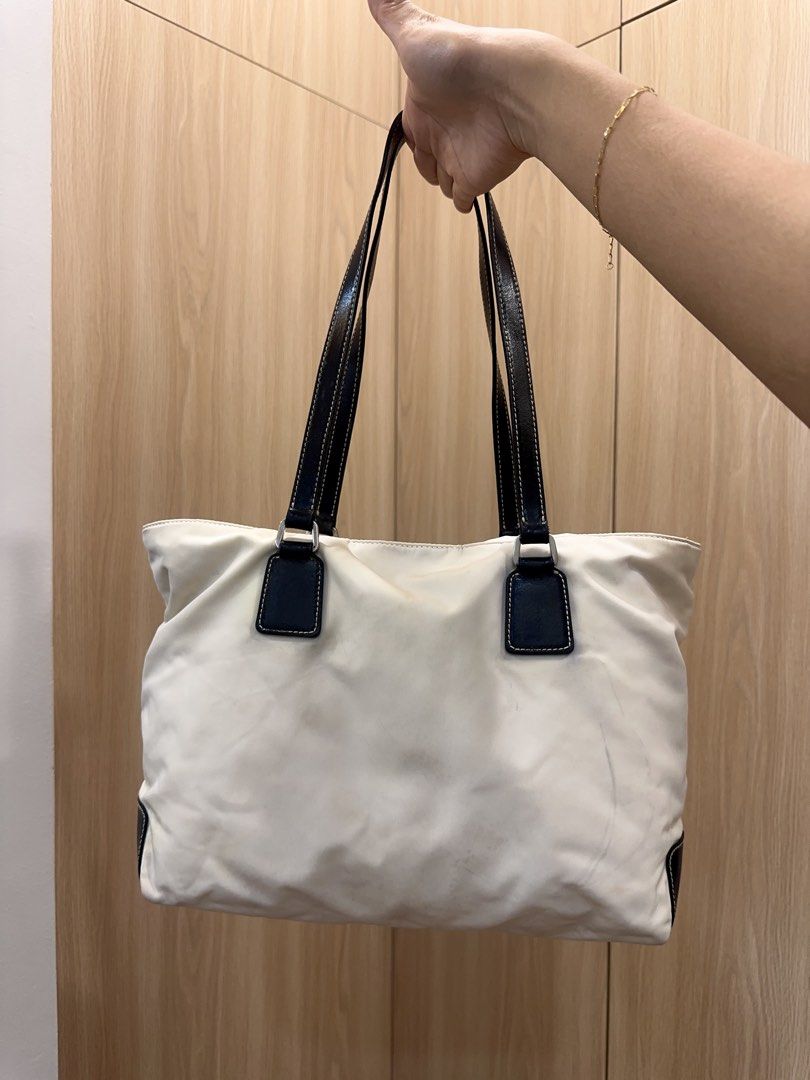 Prada tote bag (Category: Luxury Bags & Wallets) located in Dagupan City. Submitted by thymeph (Listing ID 1460667431, Image 2). Description: 100% guaranteed authentic and original. Open for nego - Drop your price offer.