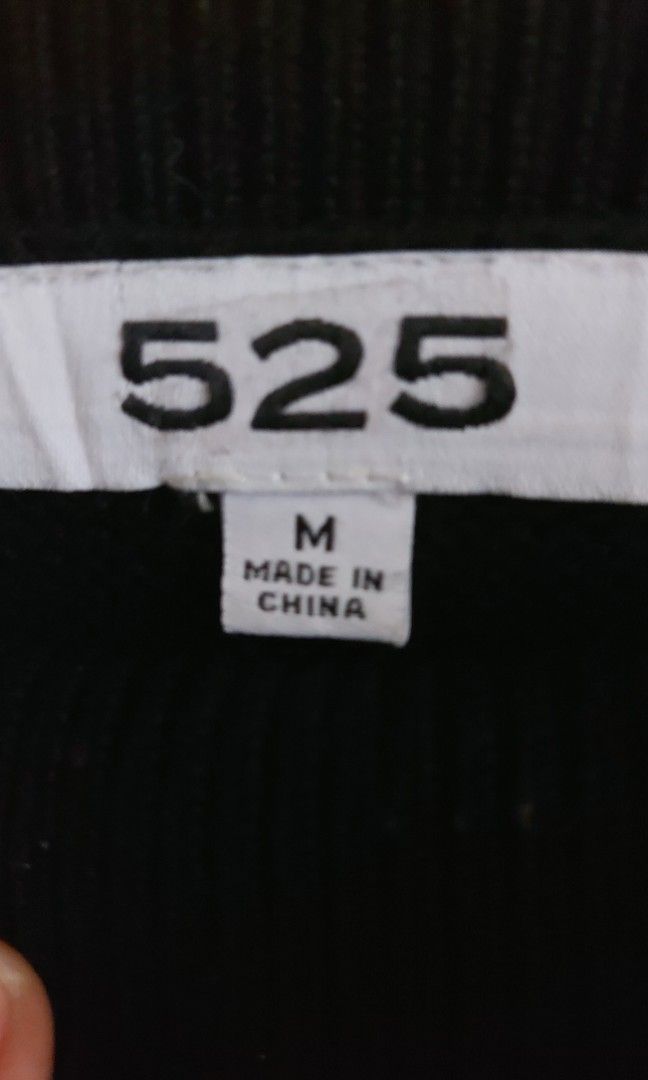 Preloved branded knitted offshoulders Sweatshirts (Category: Activewear) located in Manila. Submitted by vestir.thrifts (Listing ID 1460521963, Image 3). Description: Preloved branded knitted Women's offshoulders Sweatshirts sizes are already indicated each photos.