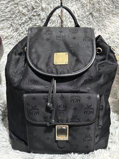 (Category: ) located in . Submitted by rqueenluxuryph (Listing ID 1460712560, Image 1). Description: .