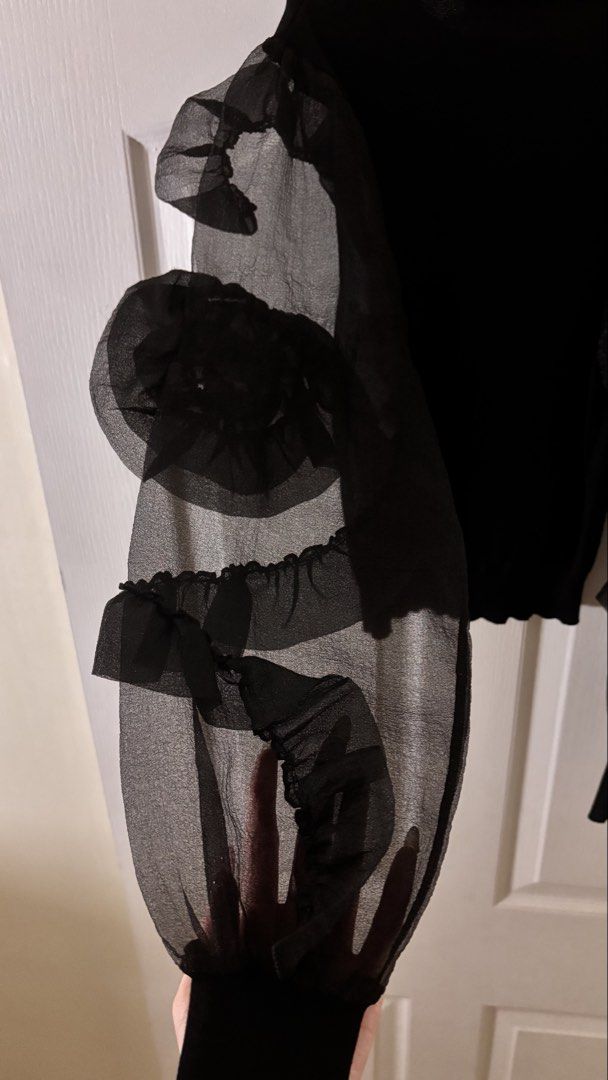 PRELOVED Zara Ribbed Blouse in Black (Category: Blouses) located in Manila. Submitted by chinnmy (Listing ID 1460654331, Image 2). Description: • mint condition • worn once •loc: mnl.