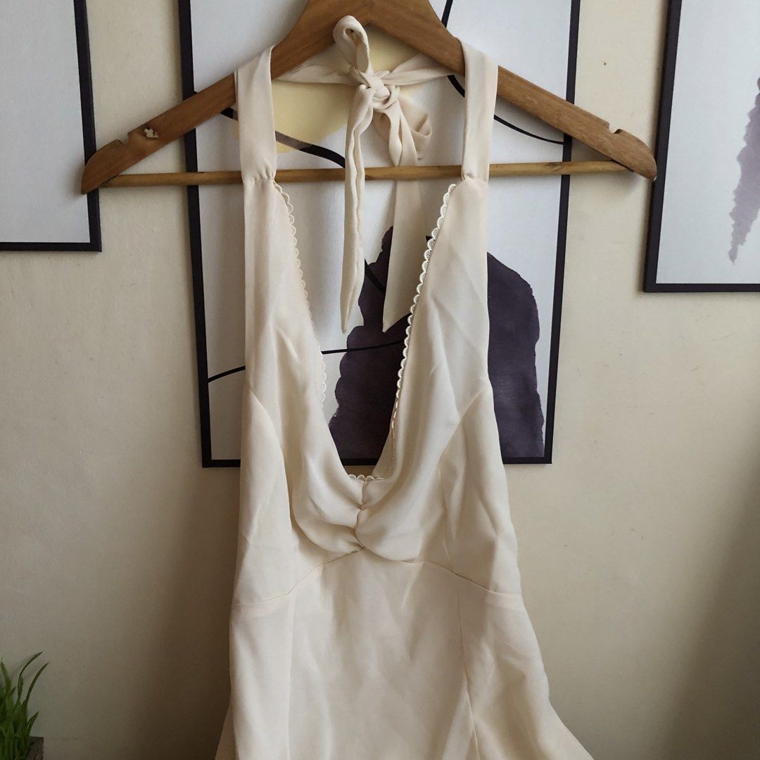 PRETTY DRESS BNWOT (Category: Dresses) located in Davao. Submitted by kalipayweaves (Listing ID 1460638749, Image 2). Description: XS on tag best fit medium.