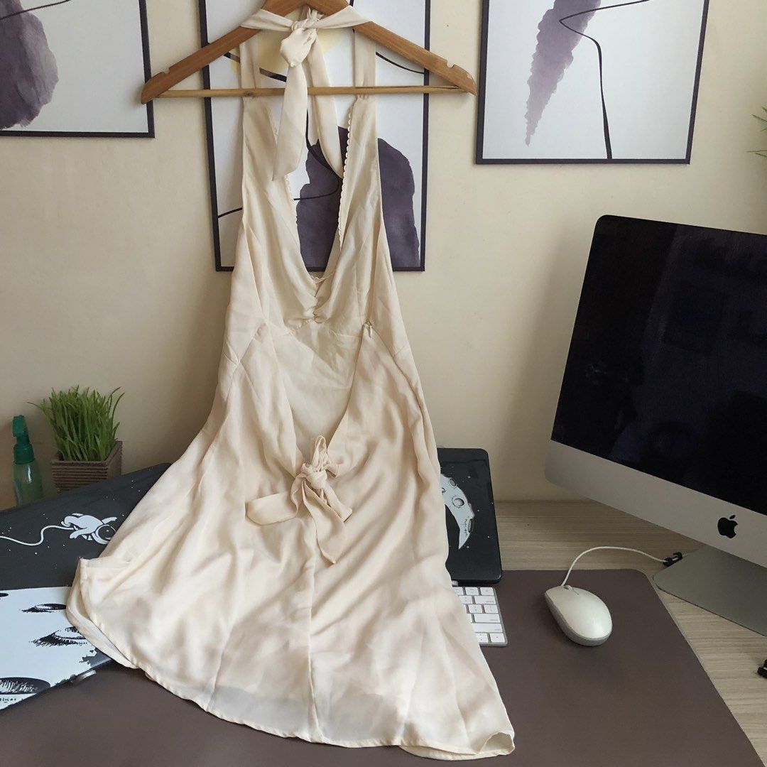 PRETTY DRESS BNWOT (Category: Dresses) located in Davao. Submitted by kalipayweaves (Listing ID 1460638749, Image 3). Description: XS on tag best fit medium.