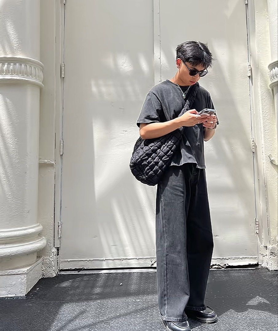 Puffer Bag (Category: Shoulder Bags) located in Caloocan City. Submitted by suesuicidium (Listing ID 1460705809, Image 3). Description: 📍Puffer Bag ₱299 - with 2 zipped pockets outside. - with 1 zipped compartment inside. - with 1 additional pocket inside. - very spacious, very convenient gamitin. RFS: not my style anymore. MOP: Gcash MOD: Jnt/SCO .