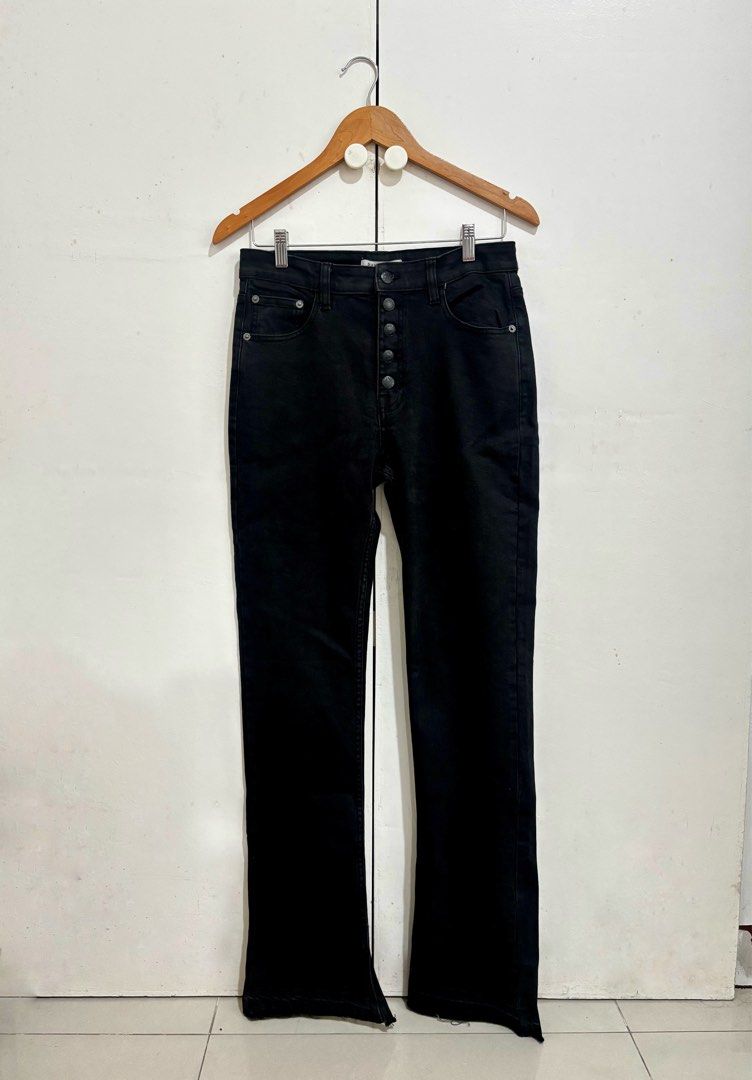 Pull & Bear Black Highwaisted Flare Jeans (Category: Jeans) located in Manila. Submitted by dianafayesimbre (Listing ID 1460709737, Image 1). Description: - Brand: Pull & Bear - Style: Black flare jeans - Closure: Button fly - Hem: Raw hem with ankle slit detail - Material: Comfortable denim - Versatility: Great for dressing up or down - Fits size 27-28 waistline - Length 43 inches.