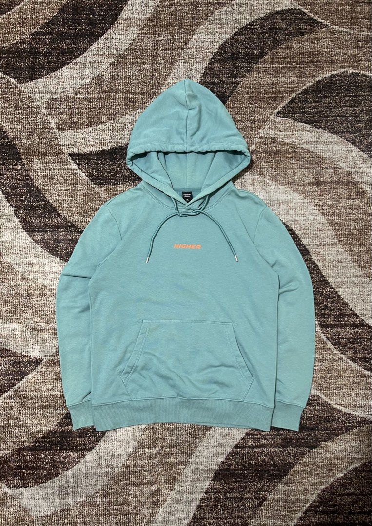 Pullover Hoodie (Category: Coats, Jackets and Outerwear) located in Rizal. Submitted by ithriftph_ (Listing ID 1460520719, Image 1). Description: 🔻 Details 🔻 Pullover Hoodie Minimalist design Medium on tag Width: 20" Length: 25.5" Color rate: 8/10 Condition: 8/10 Issue: Barely noticeable stain (see last pic) Price: 200 pesos Reminders: Color may vary due to lighting and your screen resolution. Note: Ready to wear (already washed) Mode of Paymen