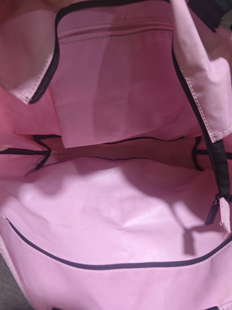 Puma med size tote bag (Category: Tote Bags) located in Pili. Submitted by zaneombao03491 (Listing ID 1460648818, Image 3). Description: .