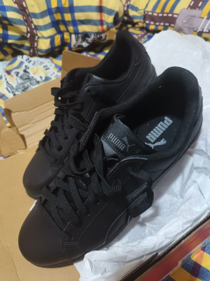 Puma Smash V2 Leather Sneakers Black (Category: Sneakers) located in San Leonardo. Submitted by burgossanleonardo.12345 (Listing ID 1460644868, Image 2). Description: - Classic black Puma sneakers - Genuine leather upper - Secure lace-up closure - Versatile for everyday wear, casual outings, and sports - Don't miss out!.