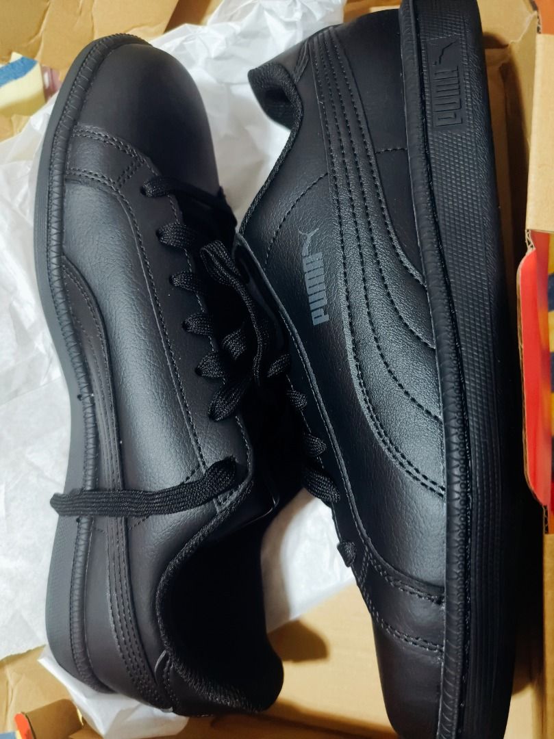 Puma Smash V2 Leather Sneakers Black (Category: Sneakers) located in San Leonardo. Submitted by burgossanleonardo.12345 (Listing ID 1460644868, Image 3). Description: - Classic black Puma sneakers - Genuine leather upper - Secure lace-up closure - Versatile for everyday wear, casual outings, and sports - Don't miss out!.