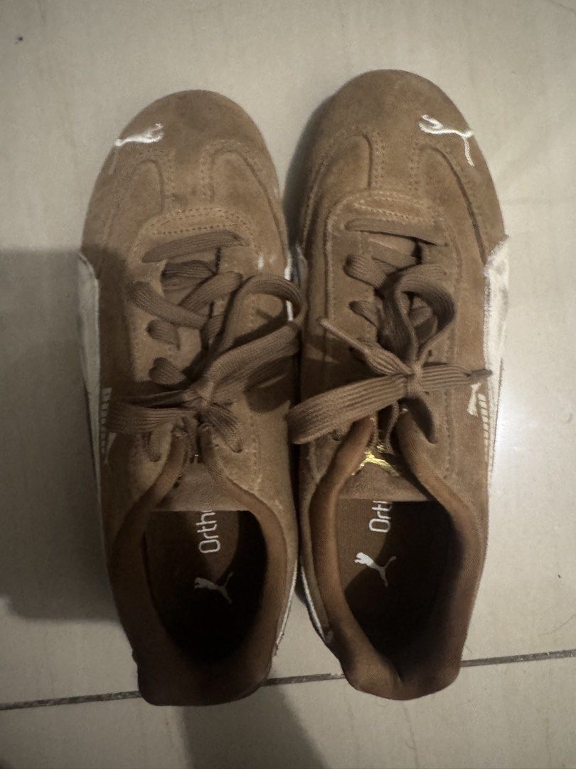 PUMA SPEEDCAT size uk 5.5 (Category: Sneakers) located in Manila. Submitted by reincassyyy (Listing ID 1460595033, Image 1). Description: LINISIN NYO NA LANG YUNG NASA WHITE PART HEHE MADALI LANG YAN w/o box rfs: DI BAGAY SAKEN.