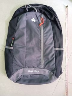 （分類：）位於 。 由 crousell 提交（商品編號 1460533653，圖片 1）。簡介： 。