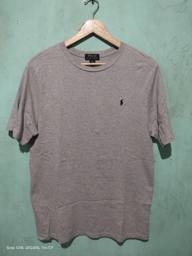RALPH LAUREN HEATHER GRAY SHIRT (Category: Tshirts & Polo Shirts ) located in Iloilo. Submitted by selectionthriftsilo (Listing ID 1460642955, Image 1). Description: DIMENSIONS: 21X28 CR/COND: 9. 5/10 or better EXCELLENT CONDITION ISSUE: ❌❌❌ PLS NOTE: ALL ITEMS ARE THRIFTED SOME OF THEM NEEDS WASH PLS MANAGE YOUR EXPECTATIONS COLOR MAY VARY DUE TO LIGHTING WHEN CAPTURED ON CAM. MODE OF PAYMENT: GCASH/GOTYME NO COD!! ILOILO CITY LOCATION.