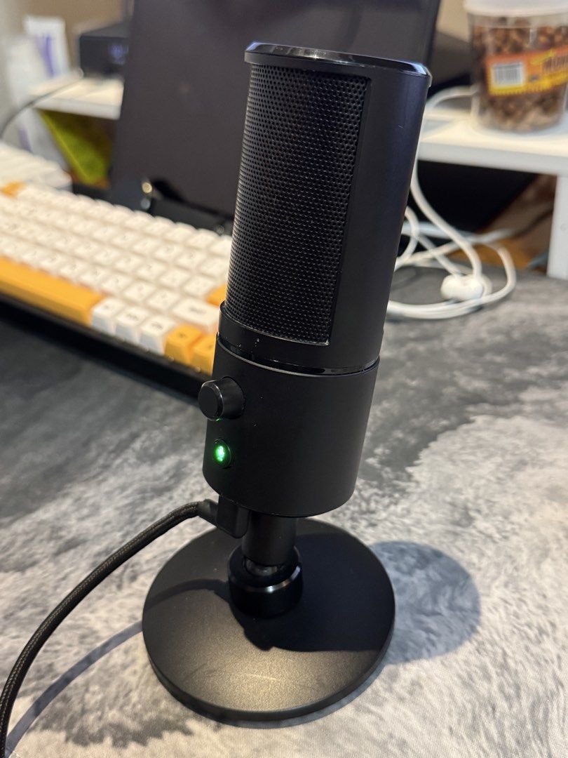 Razer Seiren X USB Condenser Mic (Category: Microphones) located in Manila. Submitted by justinbrj (Listing ID 1460679101, Image 2). Description: Razer Seiren X USB Condenser Microphone Like new condition and fully functional. Comes with the original USB cable plus a FREE boom arm. Details: • Razer Seiren X • USB condenser microphone • Supercardioid pickup pattern • Built-in headphone monitoring • Original USB cable included • Free boom arm inclu