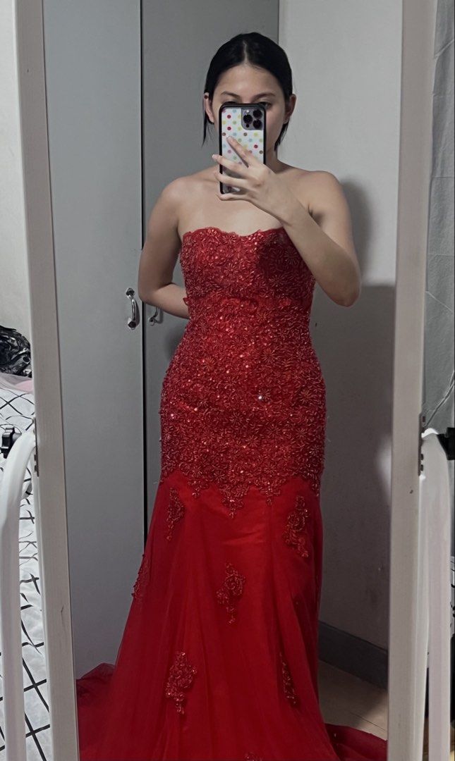 Red Gown (Category: Evening dresses & gowns) located in Marikina City. Submitted by trish.grcia (Listing ID 1460687841, Image 3). Description: • Elegant red gown, perfect for formal events, prom, parties, or special occasions • Good condition • Size: Small • Price: ₱1500.