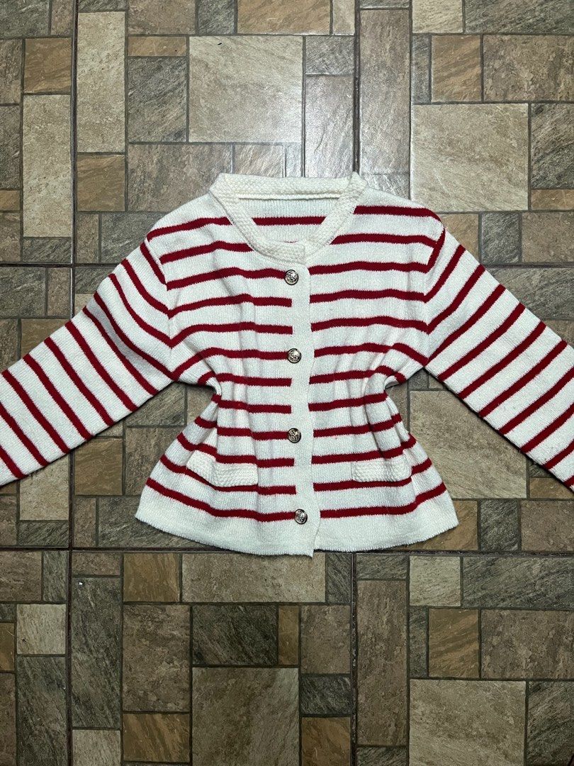 Red White Cardigan (Category: Coats, Jackets and Outerwear) located in Makati City. Submitted by nichthings (Listing ID 1460528200, Image 2). Description: - Stretchable 💸 MOP: GCash or Bank Transfer 📦 MOD: J&T / Lalamove 📍 Location: Palanan, Makati .