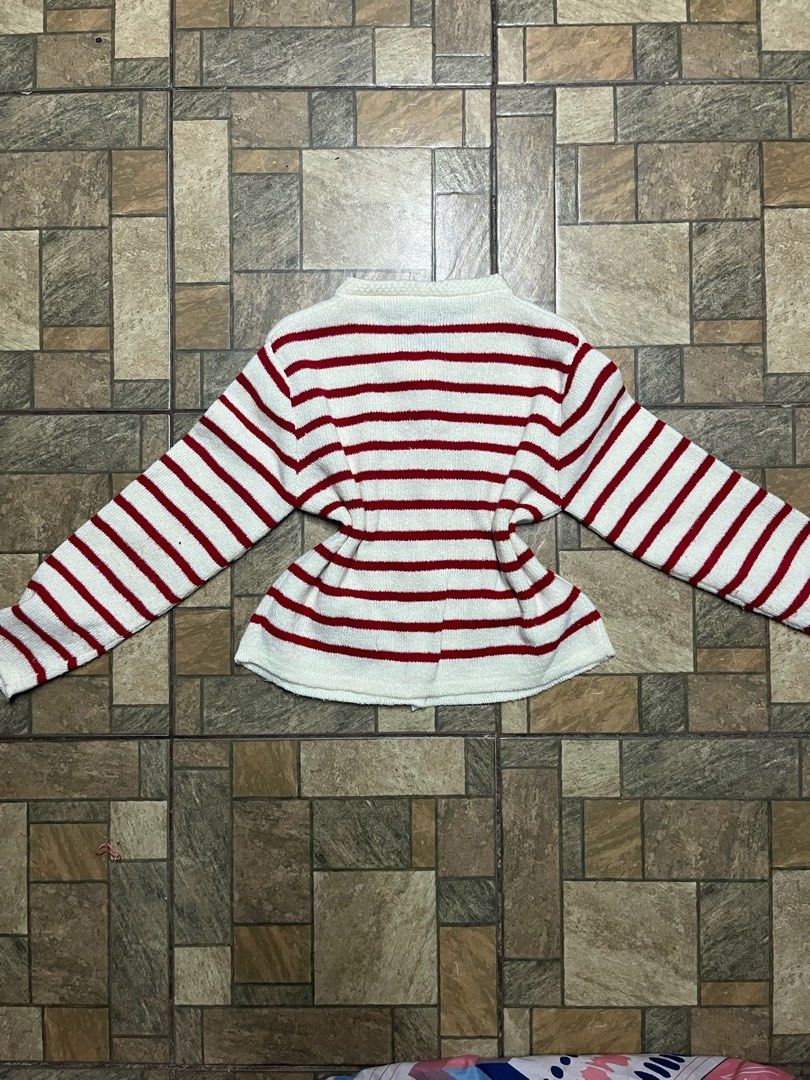 Red White Cardigan (Category: Coats, Jackets and Outerwear) located in Makati City. Submitted by nichthings (Listing ID 1460528200, Image 3). Description: - Stretchable 💸 MOP: GCash or Bank Transfer 📦 MOD: J&T / Lalamove 📍 Location: Palanan, Makati .