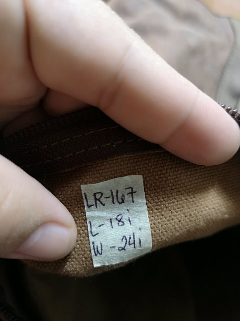 Reinforced Leather Base Brown Hand Bag (Category: Tote Bags) located in Santa Cruz. Submitted by jmy_surplus.2 (Listing ID 1460588488, Image 3). Description: Size ; L - 18 W - 24 Color ; Brown Type ; Hand bag Brand ; No brand Material ; Leather , Synthetic Style ; Brown Zipper Closure Large Capacity Hand bag LR 167 JMY 1 Batch #219.