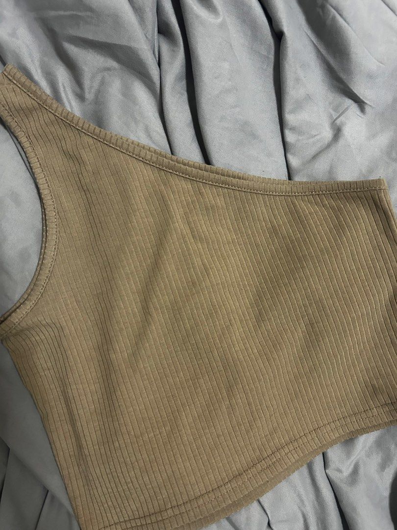 Ribbed One Shoulder Crop Top (Category: Sleeveless) located in Paranaque City. Submitted by marengkondo23 (Listing ID 1460599635, Image 2). Description: - one shoulder cotton top - free size.