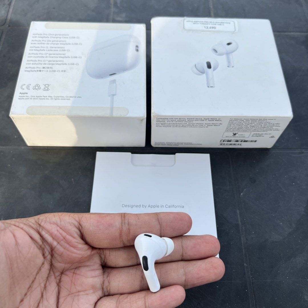 Right Pod Airpods Pro 2 Original (USB-C) (Category: Earphones) located in Cebu City. Submitted by luckyyfindss (Listing ID 1460596651, Image 2). Description: Right Pod Airpods Pro 2 Original (USB-C) I offer replacements to those missing or lost either charging case, left, and right Airpods Pro 2 this is the best for you 💯 - Still in great condition - A3047 Model Number - All features are working - Cleaned and sanitized - Minimal cosmetic issue b