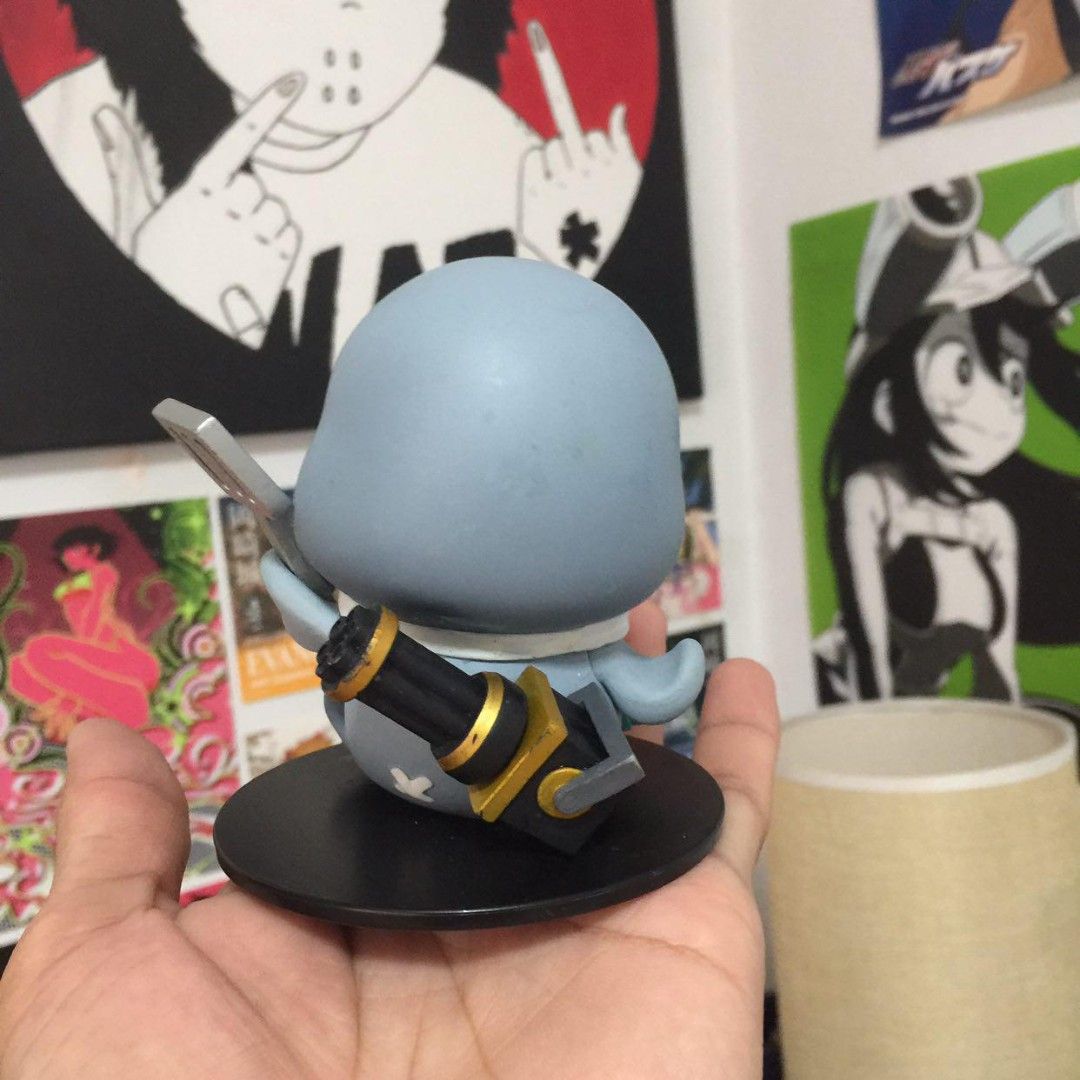 Riot Games Merchandise Figurine - 2015 (Category: Figurines & Statues) located in Manila. Submitted by ikawbasiwagwag8 (Listing ID 1460574332, Image 2). Description: - Adorable collectible figurine from Riot Games. - Features a cute seal character. - Comes with a spatula and a small cannon accessory. - Base has a 2015 copyright marking. - Made in China. - A must-have for any Riot Games enthusiast!.
