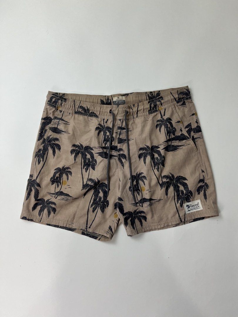 Rip Curl Shorts (Category: Shorts) located in Makati City. Submitted by ufcknwthbst (Listing ID 1460556222, Image 1). Description: 16 inch length 9.5/10 condition Issue garter.
