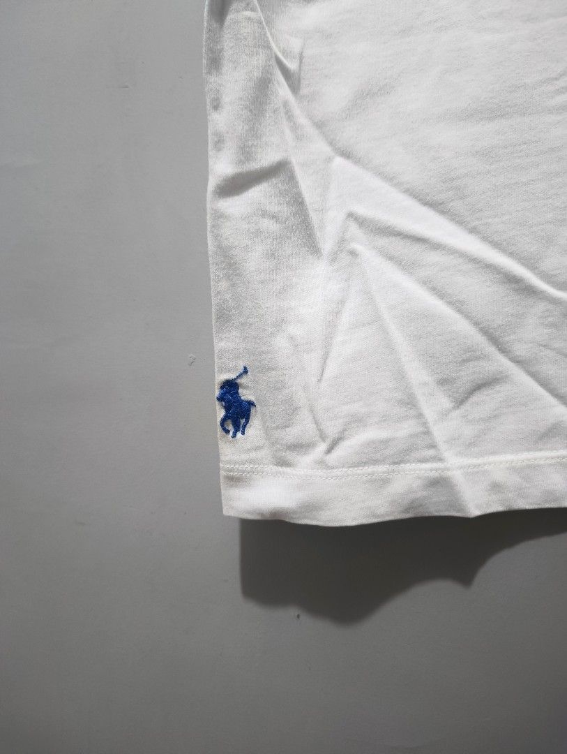 RL script (Category: Activewear) located in Bacolod City. Submitted by miniii_malist (Listing ID 1460684329, Image 2). Description: Ralph Lauren script tee with qr code Size xl 22/29 Like new condition Need wash only 850+sf .