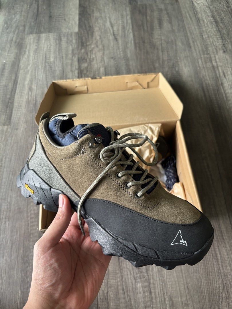 ROA Neal (Category: Sneakers) located in Mandaluyong City. Submitted by closetfits (Listing ID 1460519848, Image 1). Description: Brand new bought from Archives Fits US8.5 .