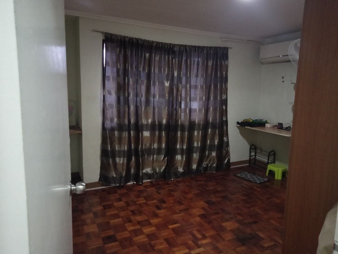 Room for Rent (Category: Apartments & Condos) located in Quezon City. Submitted by lifeformsb61747 (Listing ID 1460552277, Image 1). Description: Free Wi-fi Free use of Amenities (swimming pool, gym) Room with attached bathroom 24/7 Security Guard & CCTV Clean & Peaceful Place Available for Lady's Only.