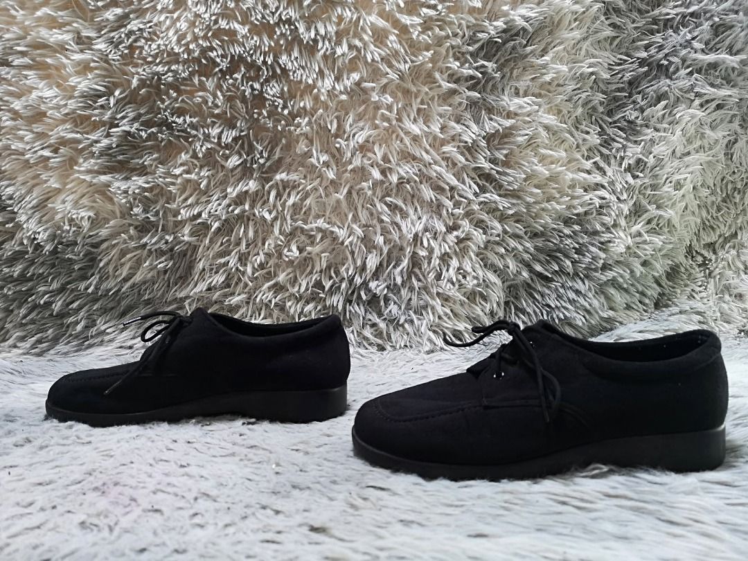 Rounded Moc Toe Lace Up Casual Shoes (Category: Loafers) located in Santa Cruz. Submitted by jmy_surplus.2 (Listing ID 1460569401, Image 2). Description: Size ; 24cm Color ; Black Type ; Lace Up Brand ; No brand Material ; Nylon , rubber Style ; Black lace Up Casual Shoes LR 172 JMY 1 Batch #219.