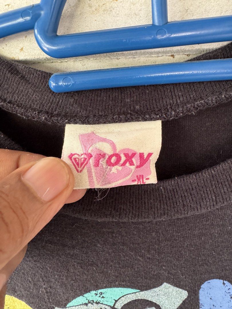 Roxy (Category: Shirts) located in Tumpat. Submitted by deqla2727 (Listing ID 1460602742, Image 3). Description: Roxy saiz xl pit17 lbuh24.5 bhu13 cndn9/10 call,wsap0129636410 c40.