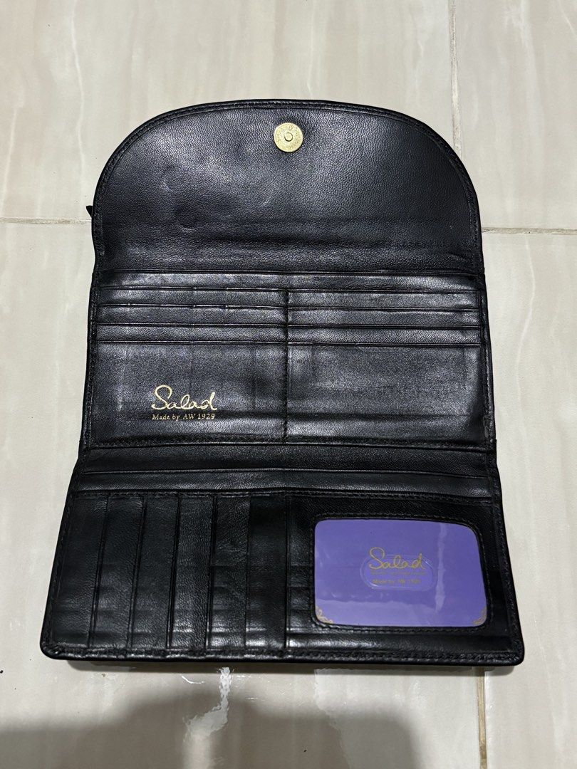 SALAD LONG WALLET (Category: Luxury Bags & Wallets) located in Naga. Submitted by archivedseller (Listing ID 1460649874, Image 3). Description: •9/10 CONDITION •ONE SIZE •MULTIPLE COMPARTMENT.