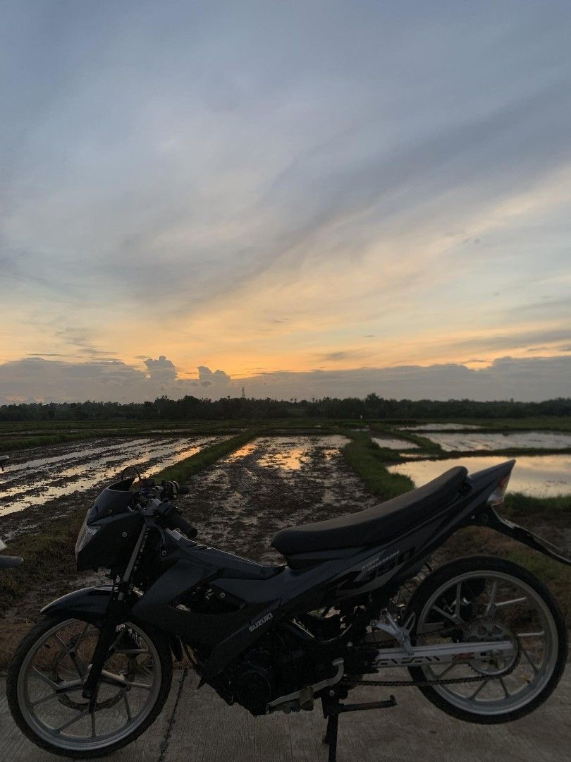 Sale sale (Category: Motorbikes for Sale) located in Manila. Submitted by vince_orteras (Listing ID 1460517453, Image 2). Description: 📌 Raider 150 carb 📌 Model:2018 📌 Mutarru sprocket 📌 Alloy Handle bar 📌 TRC Swing arm plus 2.