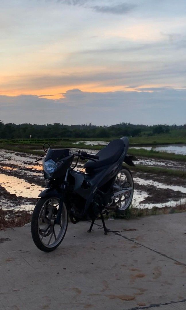 Sale sale (Category: Motorbikes for Sale) located in Manila. Submitted by vince_orteras (Listing ID 1460517453, Image 3). Description: 📌 Raider 150 carb 📌 Model:2018 📌 Mutarru sprocket 📌 Alloy Handle bar 📌 TRC Swing arm plus 2.